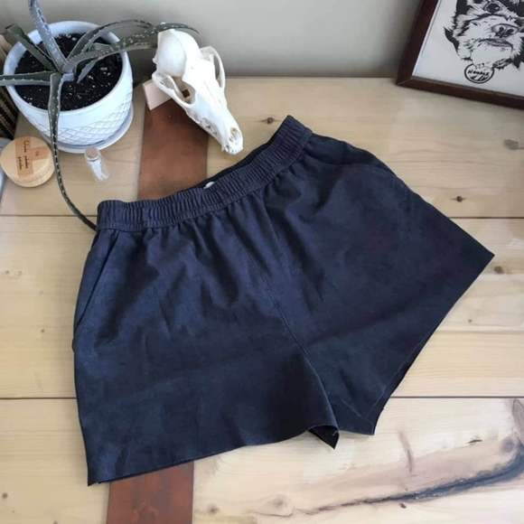 Wilfred Free shorts - Picture 2 of 3